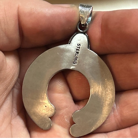 STERLING SILVER NATIVE KINGMAN TURQUOISE STAMPED FLOATING NAJA PENDANT 2 3/4” - Picture 7 of 11